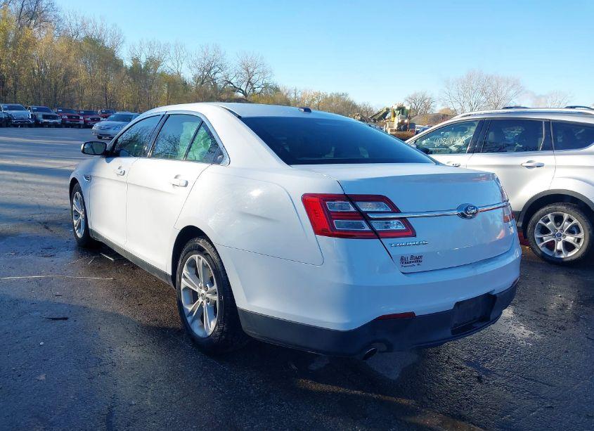 Photo 3 of 2015 Ford Taurus SE (VIN 1FAHP2D90FG149694)
