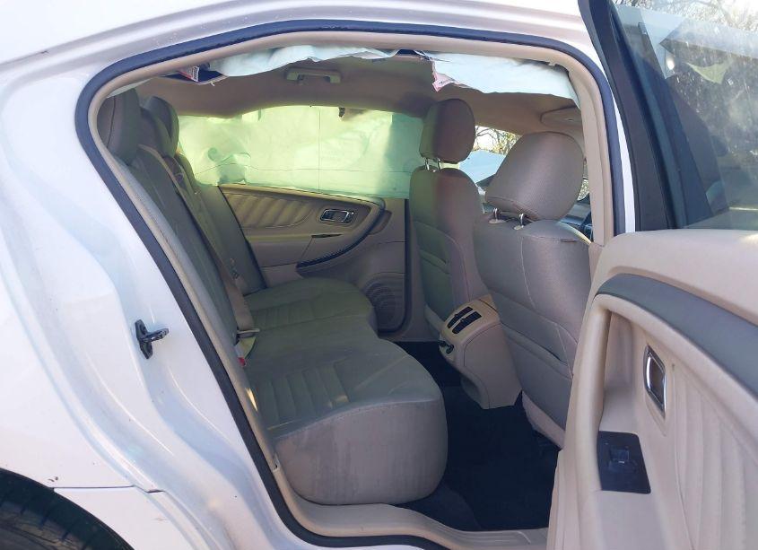 Photo 8 of 2015 Ford Taurus SE (VIN 1FAHP2D90FG149694)