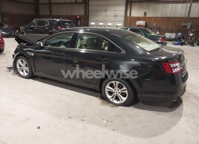 Photo 3 of 2015 Ford Taurus SE (VIN 1FAHP2D91FG160025)