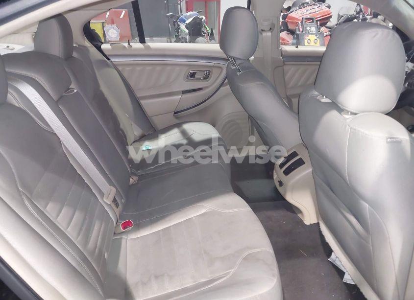 Photo 8 of 2015 Ford Taurus SE (VIN 1FAHP2D91FG160025)