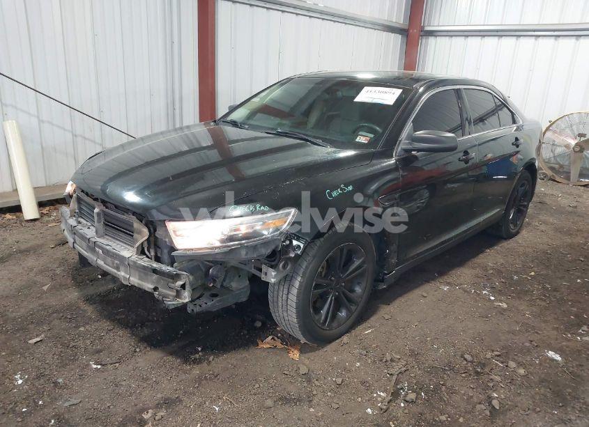 Photo 2 of 2015 Ford Taurus SE (VIN 1FAHP2D91FG160042)