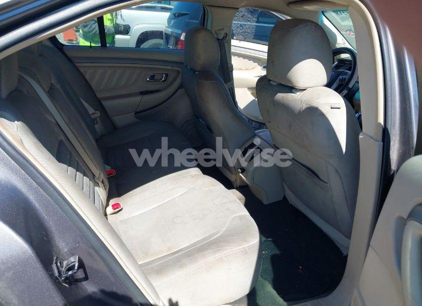 Photo 8 of 2014 Ford Taurus SE (VIN 1FAHP2D98EG129837)