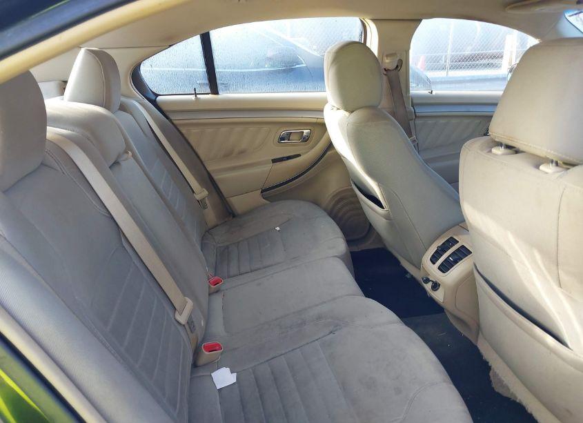 Photo 8 of 2016 Ford Taurus SE (VIN 1FAHP2D99GG104786)