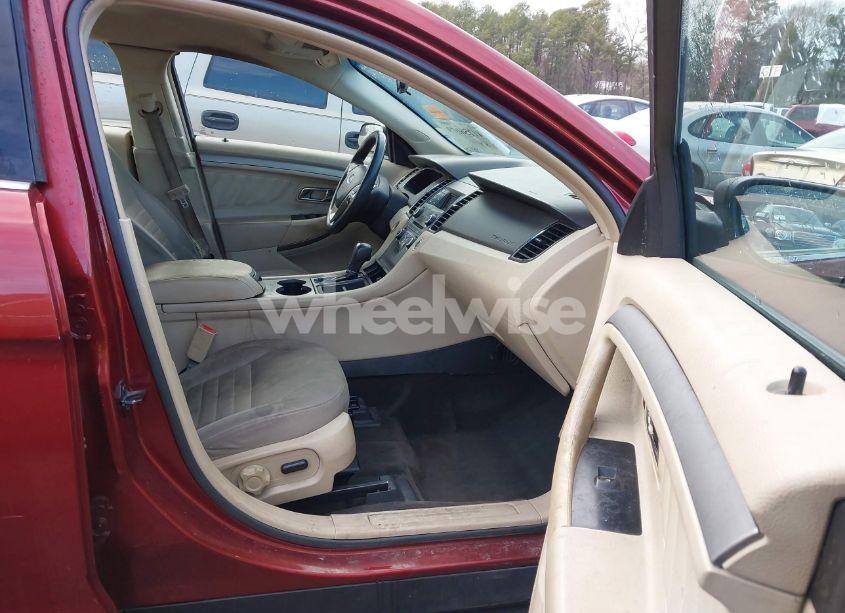 Photo 5 of 2014 Ford Taurus SE (VIN 1FAHP2D9XEG182443)