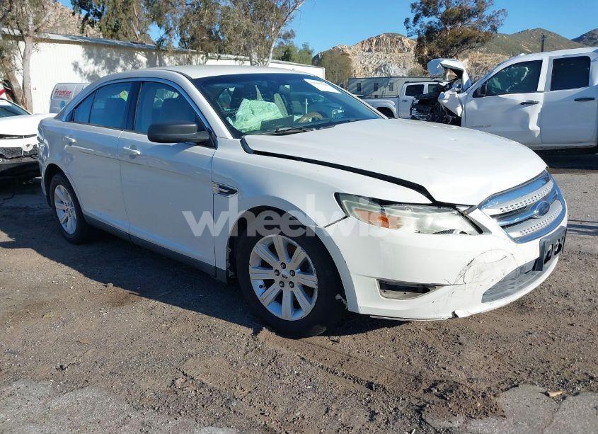 2010 Ford Taurus SE (VIN 1FAHP2DW1AG113527) main photo