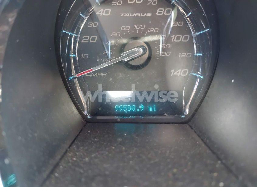 Photo 7 of 2010 Ford Taurus SE (VIN 1FAHP2DW1AG113527)