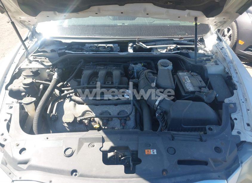 Photo 10 of 2010 Ford Taurus SE (VIN 1FAHP2DW1AG147399)