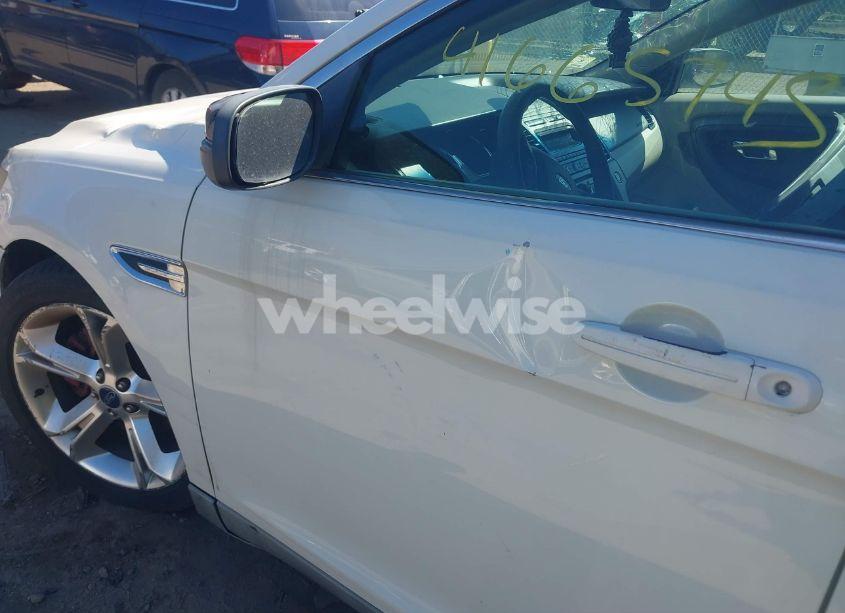 Photo 12 of 2010 Ford Taurus SE (VIN 1FAHP2DW1AG147399)