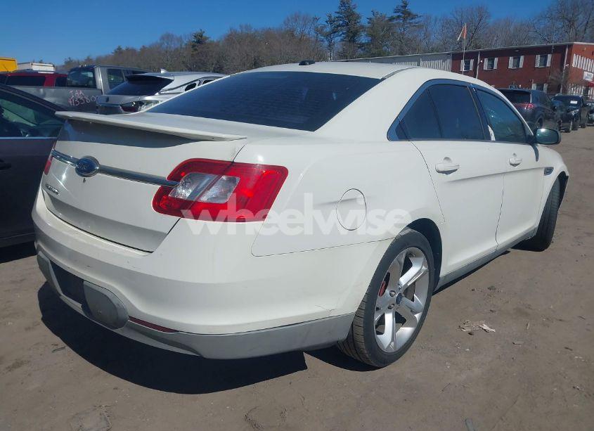 Photo 4 of 2010 Ford Taurus SE (VIN 1FAHP2DW1AG147399)