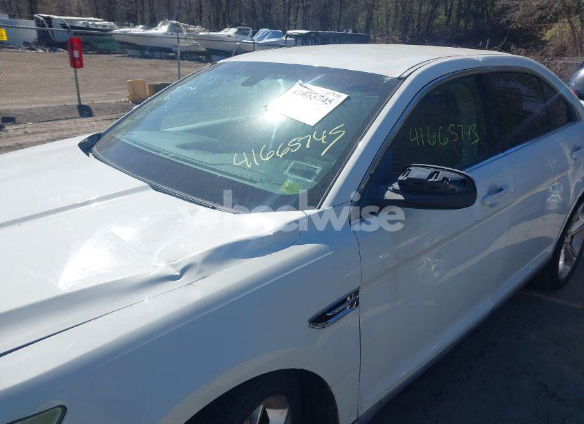 Photo 6 of 2010 Ford Taurus SE (VIN 1FAHP2DW1AG147399)