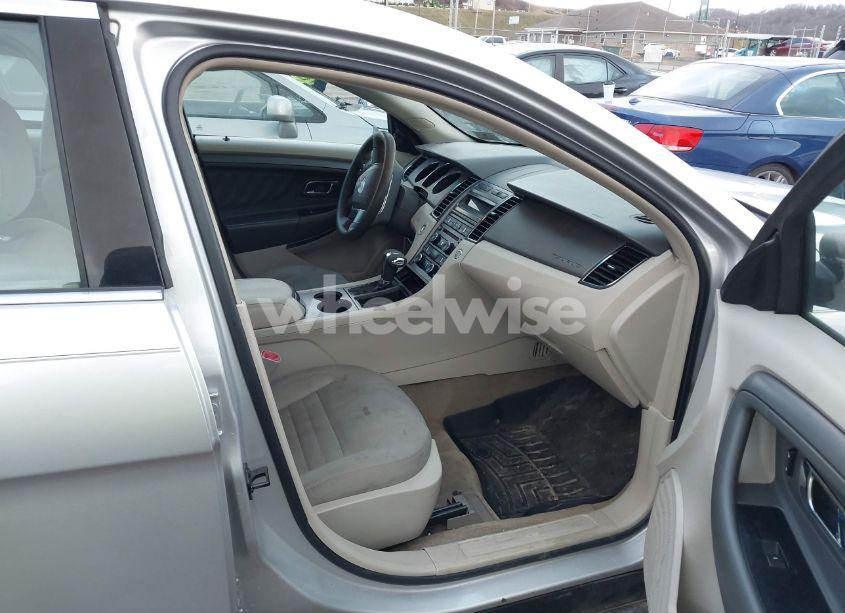 Photo 5 of 2011 Ford Taurus SE (VIN 1FAHP2DW1BG178041)