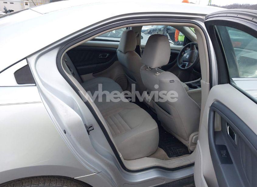 Photo 8 of 2011 Ford Taurus SE (VIN 1FAHP2DW1BG178041)