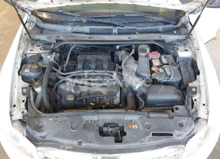 Photo 10 of 2010 Ford Taurus SE (VIN 1FAHP2DW2AG122902)