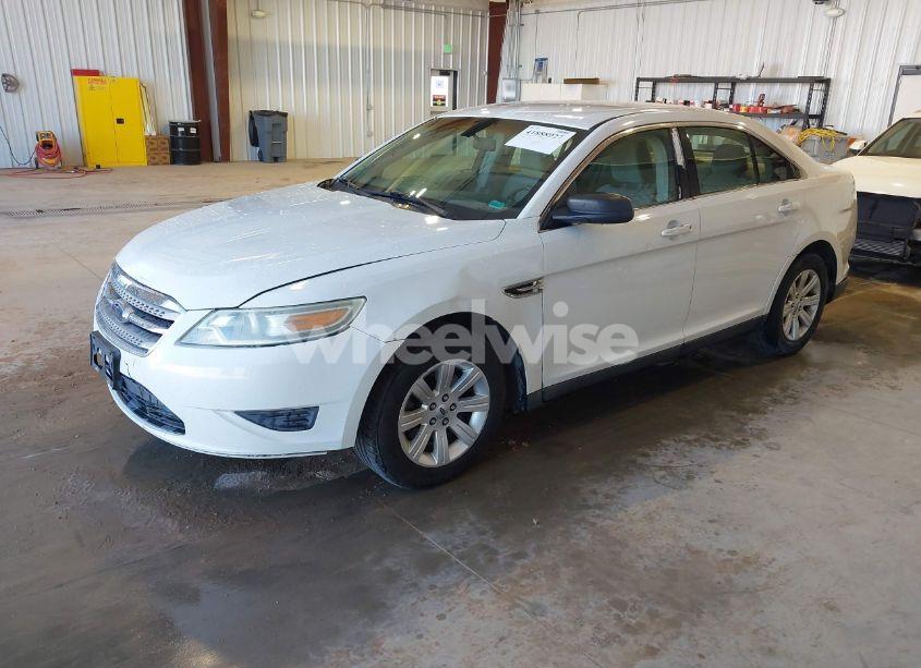 Photo 2 of 2010 Ford Taurus SE (VIN 1FAHP2DW2AG122902)