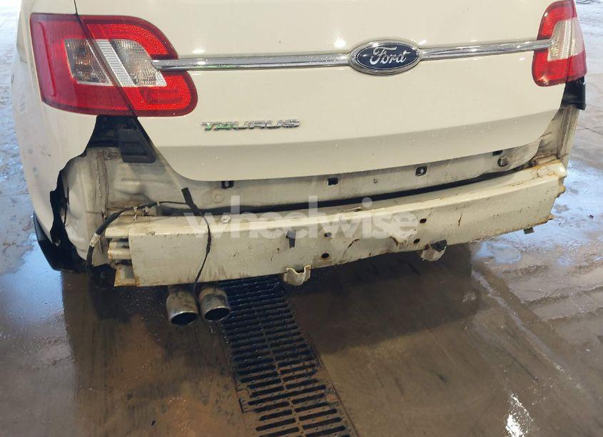 Photo 6 of 2010 Ford Taurus SE (VIN 1FAHP2DW2AG122902)