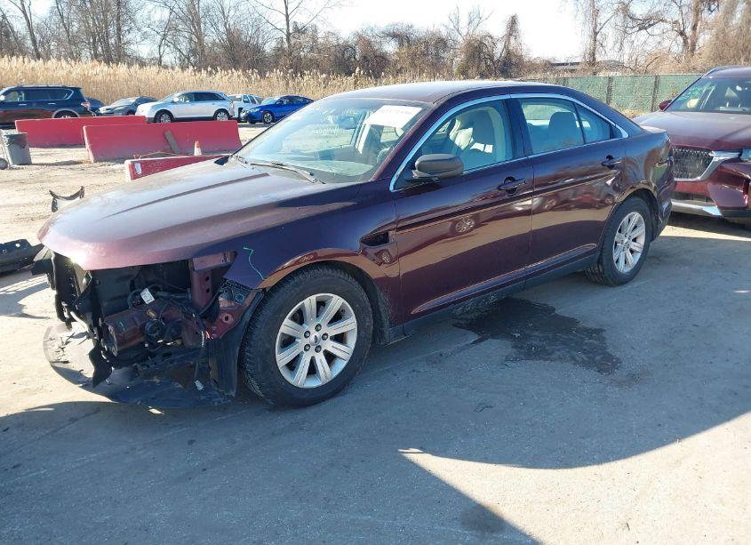 Photo 2 of 2011 Ford Taurus SE (VIN 1FAHP2DW2BG182454)
