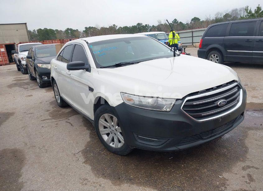 2010 Ford Taurus SE (VIN 1FAHP2DW3AG152930) main photo