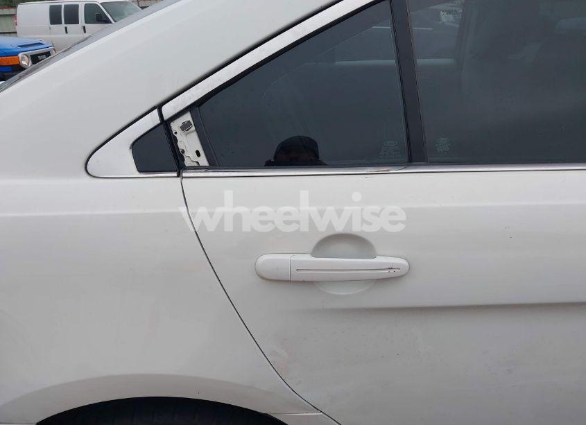 Photo 14 of 2010 Ford Taurus SE (VIN 1FAHP2DW3AG152930)