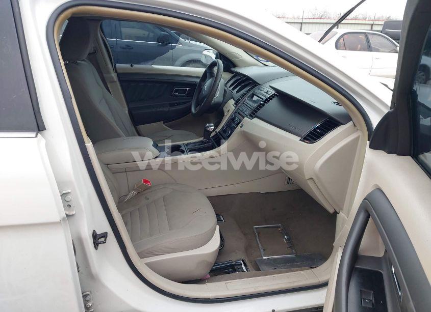 Photo 5 of 2010 Ford Taurus SE (VIN 1FAHP2DW3AG152930)