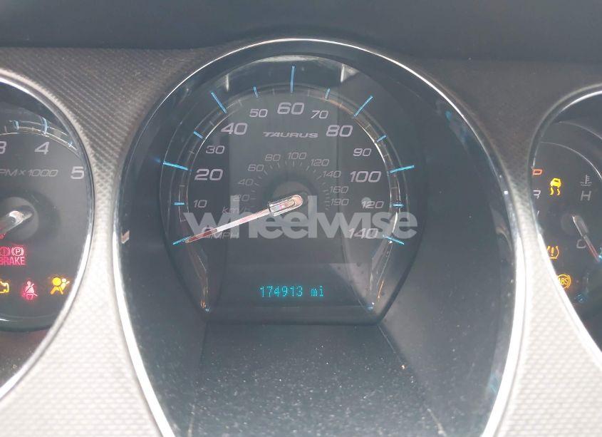 Photo 7 of 2010 Ford Taurus SE (VIN 1FAHP2DW3AG152930)