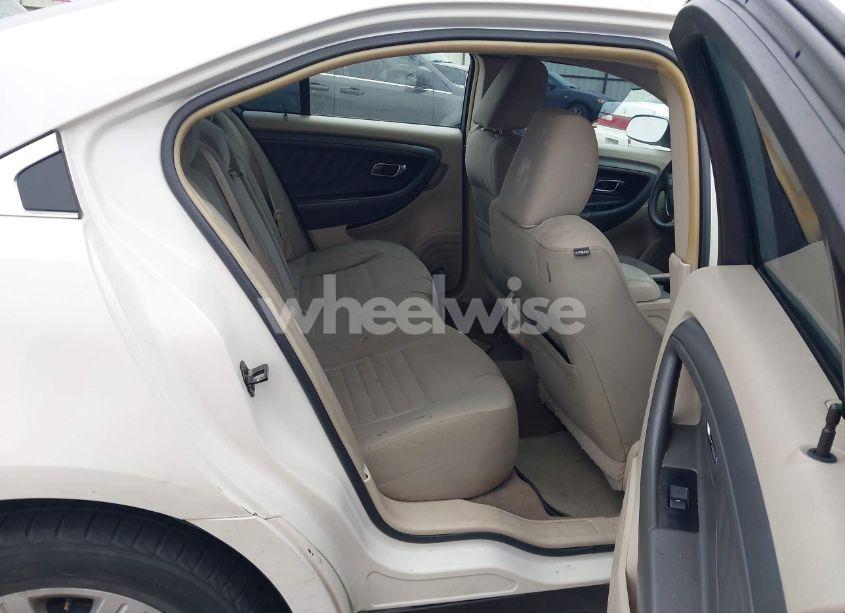 Photo 8 of 2010 Ford Taurus SE (VIN 1FAHP2DW3AG152930)