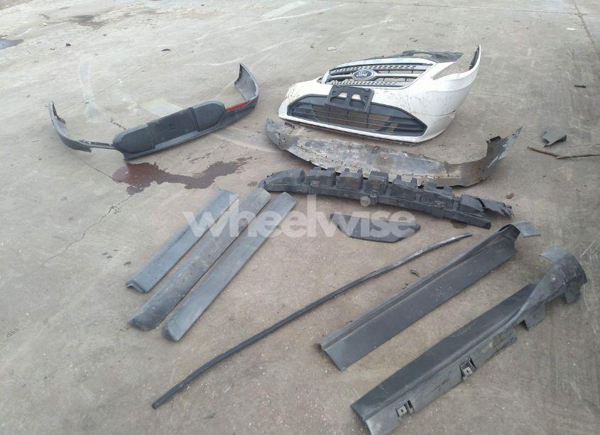 Photo 11 of 2011 Ford Taurus SE (VIN 1FAHP2DW3BG113398)