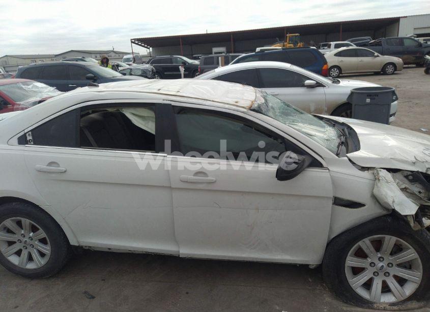 Photo 12 of 2011 Ford Taurus SE (VIN 1FAHP2DW3BG113398)