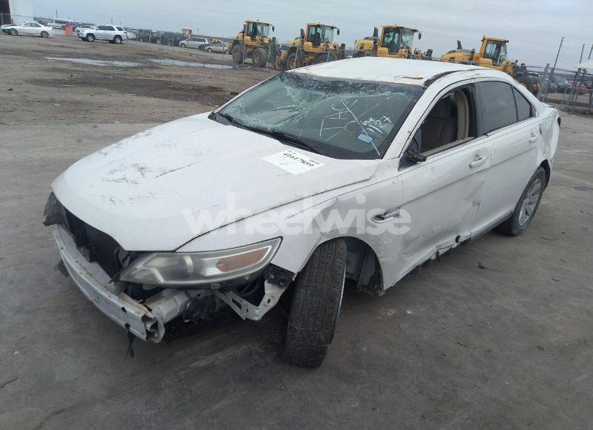 Photo 2 of 2011 Ford Taurus SE (VIN 1FAHP2DW3BG113398)