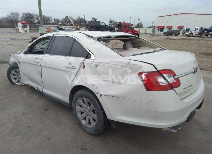 Photo 3 of 2011 Ford Taurus SE (VIN 1FAHP2DW3BG113398)