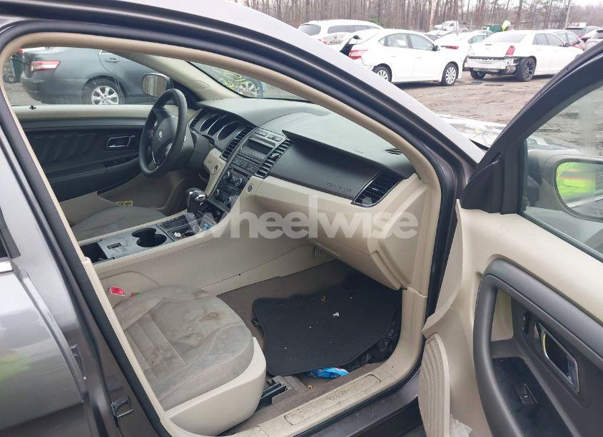 Photo 5 of 2011 Ford Taurus SE (VIN 1FAHP2DW3BG150192)