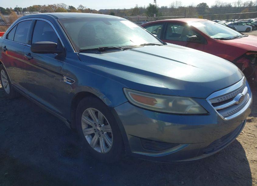 2010 Ford Taurus SE (VIN 1FAHP2DW4AG120939) main photo
