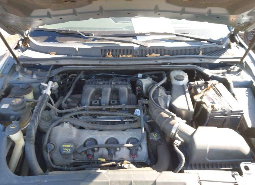 Photo 10 of 2010 Ford Taurus SE (VIN 1FAHP2DW4AG120939)