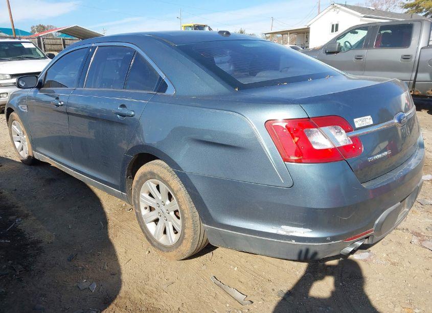 Photo 3 of 2010 Ford Taurus SE (VIN 1FAHP2DW4AG120939)