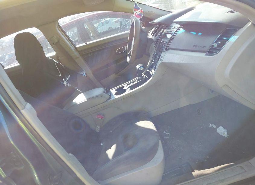 Photo 5 of 2010 Ford Taurus SE (VIN 1FAHP2DW4AG120939)