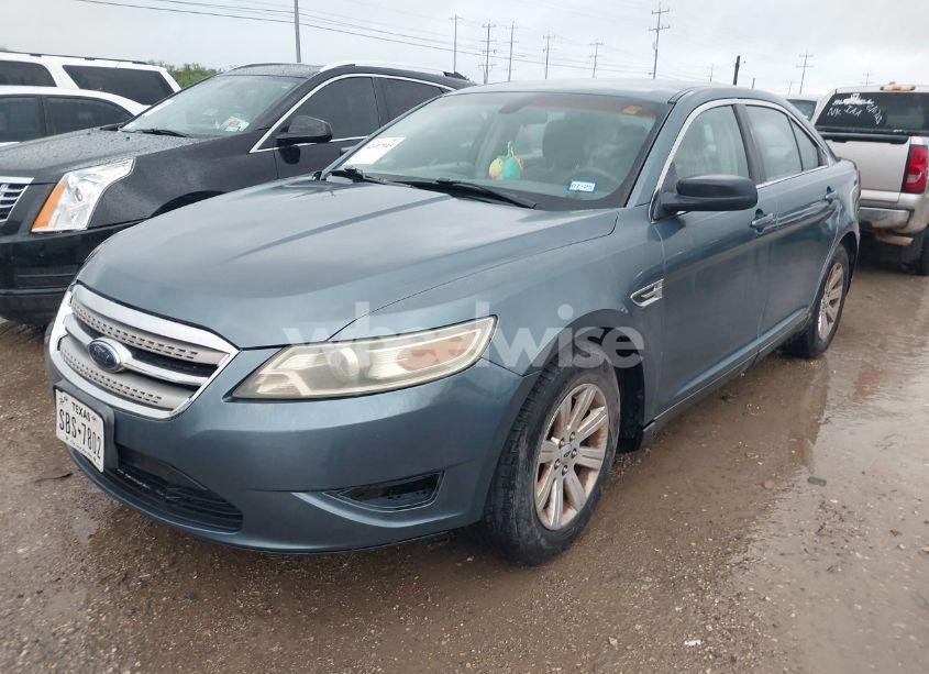 Photo 2 of 2010 Ford Taurus SE (VIN 1FAHP2DW4AG140821)