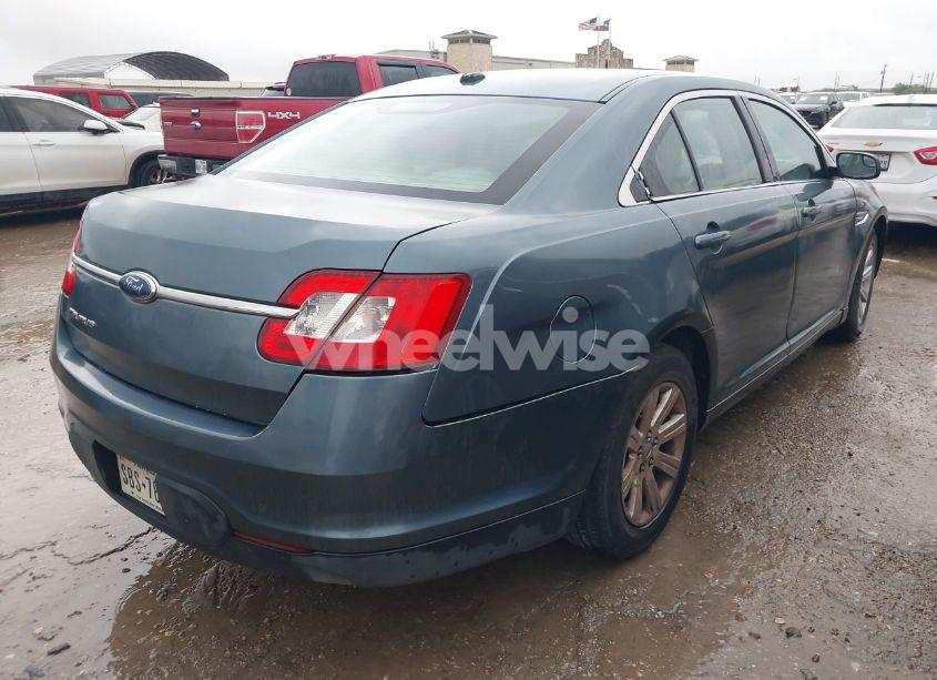 Photo 4 of 2010 Ford Taurus SE (VIN 1FAHP2DW4AG140821)