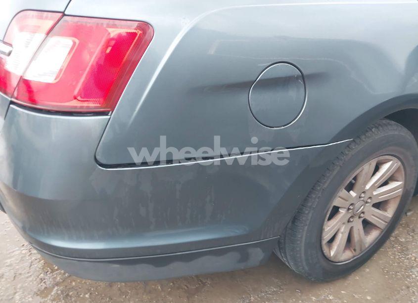 Photo 6 of 2010 Ford Taurus SE (VIN 1FAHP2DW4AG140821)