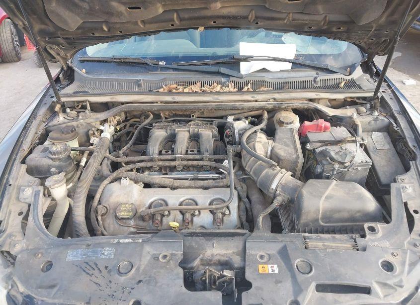 Photo 10 of 2011 Ford Taurus SE (VIN 1FAHP2DW4BG105536)