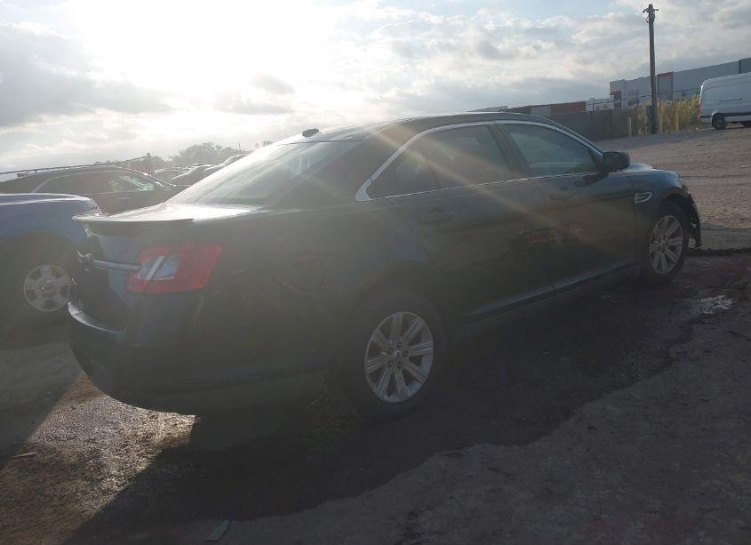 Photo 4 of 2011 Ford Taurus SE (VIN 1FAHP2DW4BG105536)