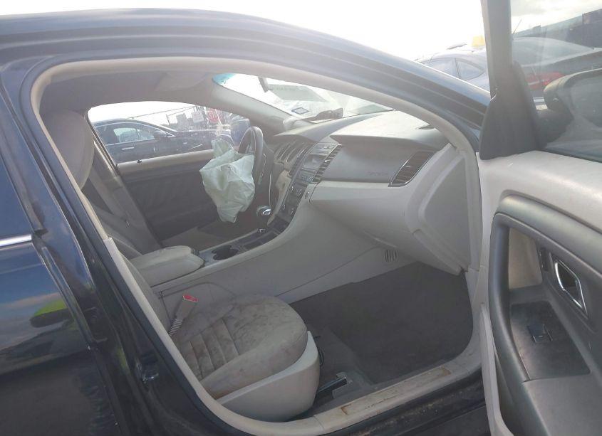 Photo 5 of 2011 Ford Taurus SE (VIN 1FAHP2DW4BG105536)