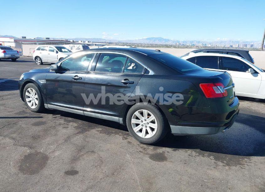 Photo 3 of 2010 Ford Taurus SE (VIN 1FAHP2DW5AG165856)