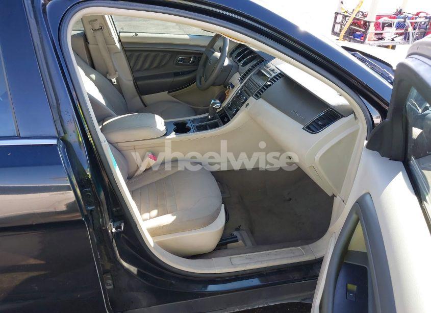 Photo 5 of 2010 Ford Taurus SE (VIN 1FAHP2DW5AG165856)