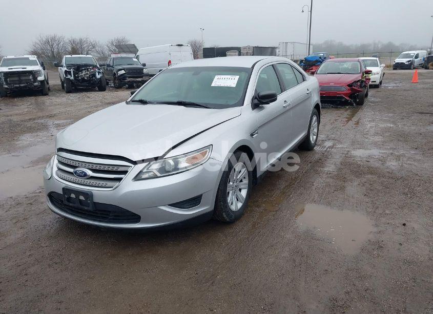 Photo 2 of 2011 Ford Taurus SE (VIN 1FAHP2DW5BG173313)