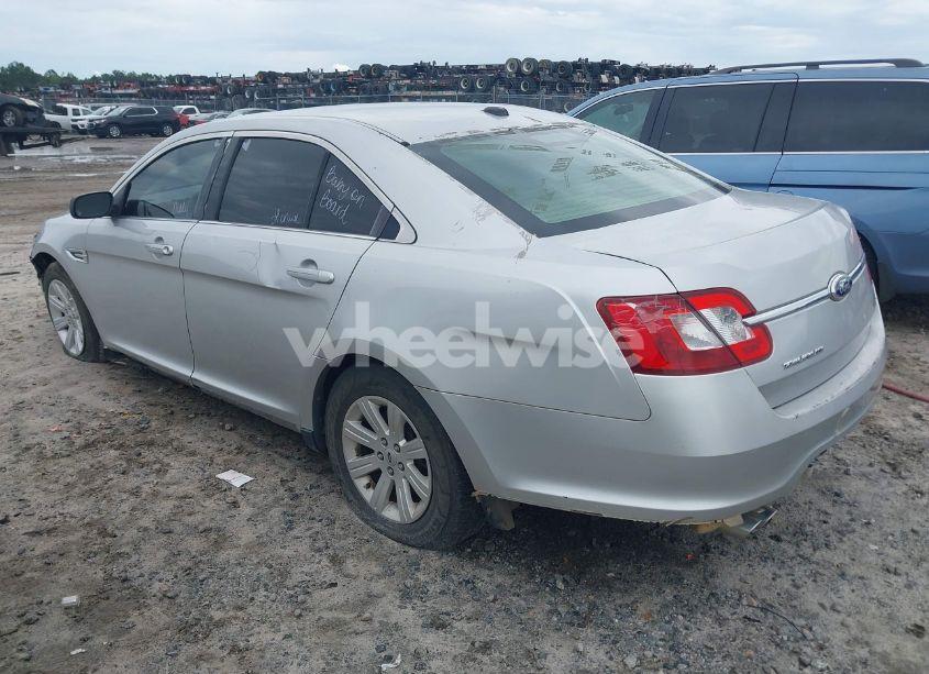 Photo 3 of 2011 Ford Taurus SE (VIN 1FAHP2DW6BG100869)