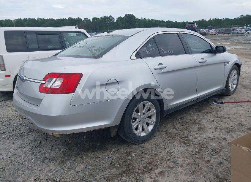 Photo 4 of 2011 Ford Taurus SE (VIN 1FAHP2DW6BG100869)