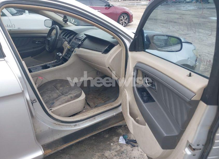 Photo 5 of 2011 Ford Taurus SE (VIN 1FAHP2DW6BG100869)