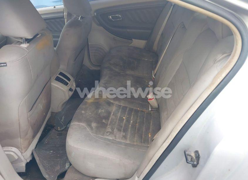 Photo 8 of 2011 Ford Taurus SE (VIN 1FAHP2DW6BG100869)