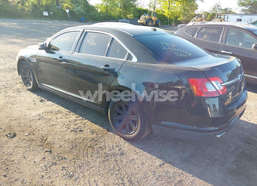 Photo 3 of 2010 Ford Taurus SE (VIN 1FAHP2DW7AG167656)