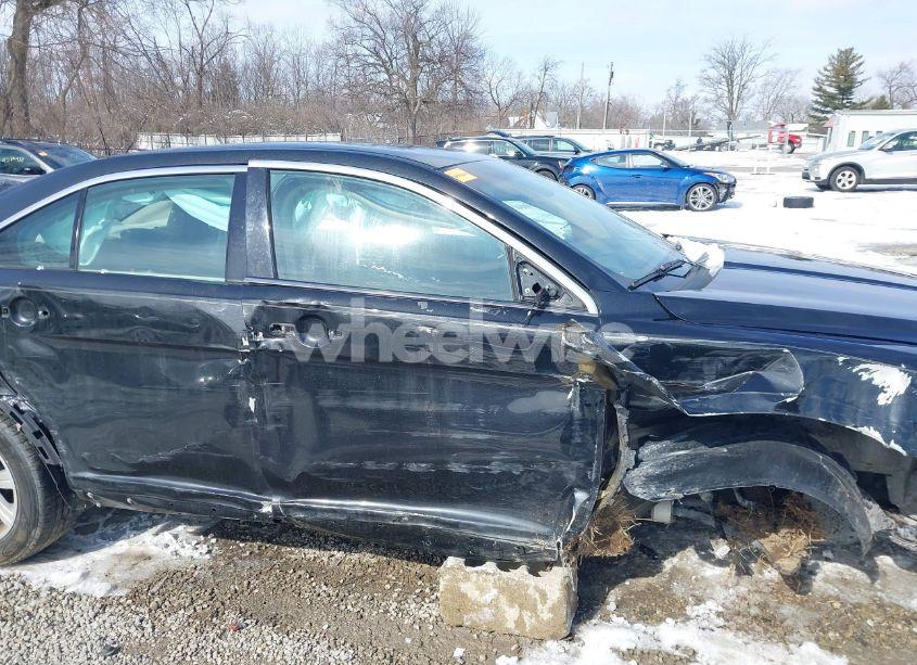 Photo 18 of 2010 Ford Taurus SE (VIN 1FAHP2DW8AG165771)