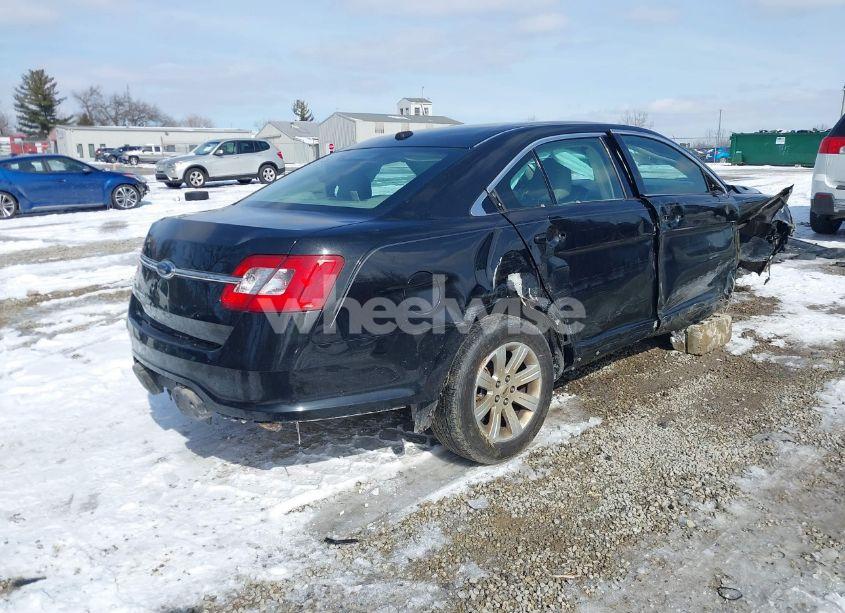 Photo 4 of 2010 Ford Taurus SE (VIN 1FAHP2DW8AG165771)